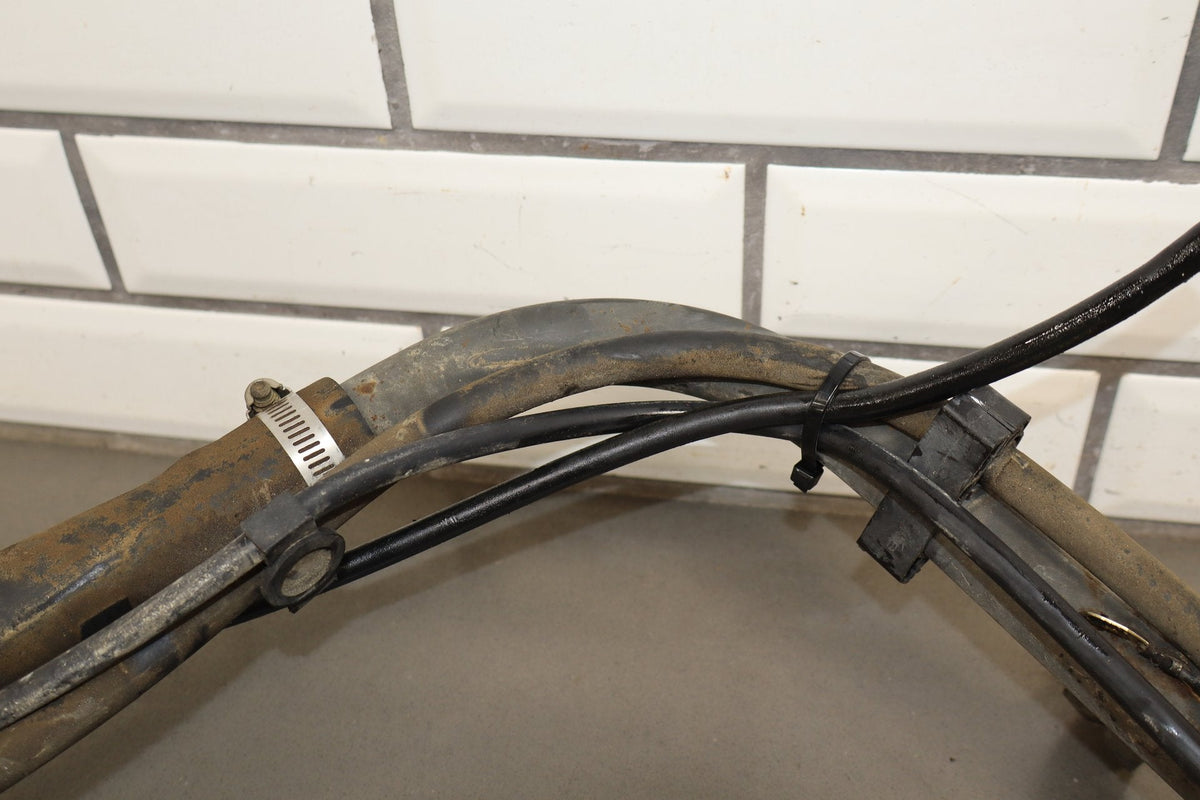 2004-2007 Hummer H2 - Fuel Filler Neck 15191438