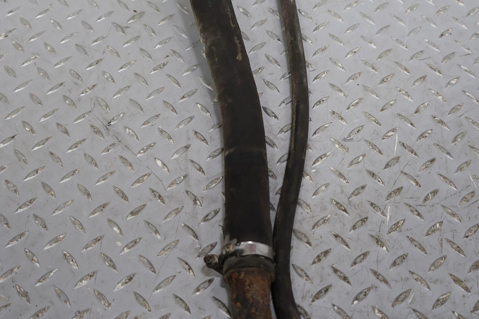 2004-2007 Hummer H2- Fuel Filler Neck Pipe