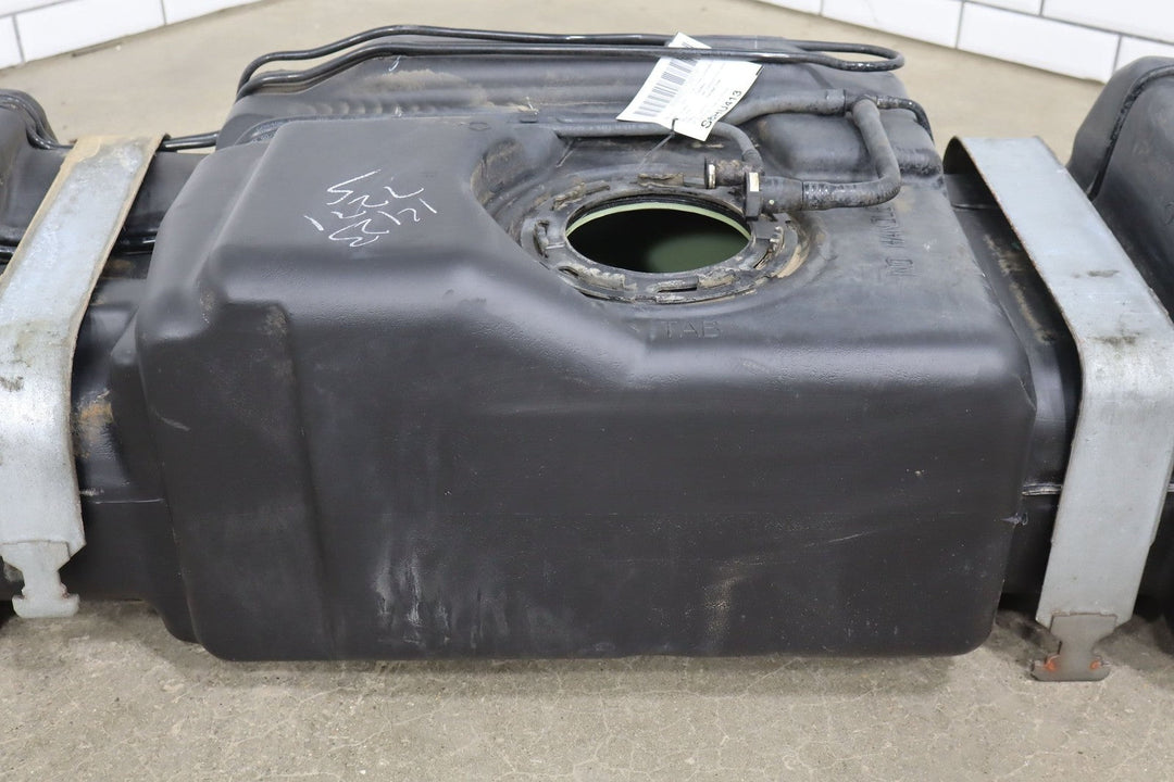 2004 - 2009 Hummer H2 32 Gallon Fuel Tank 88967295 *No Pump*