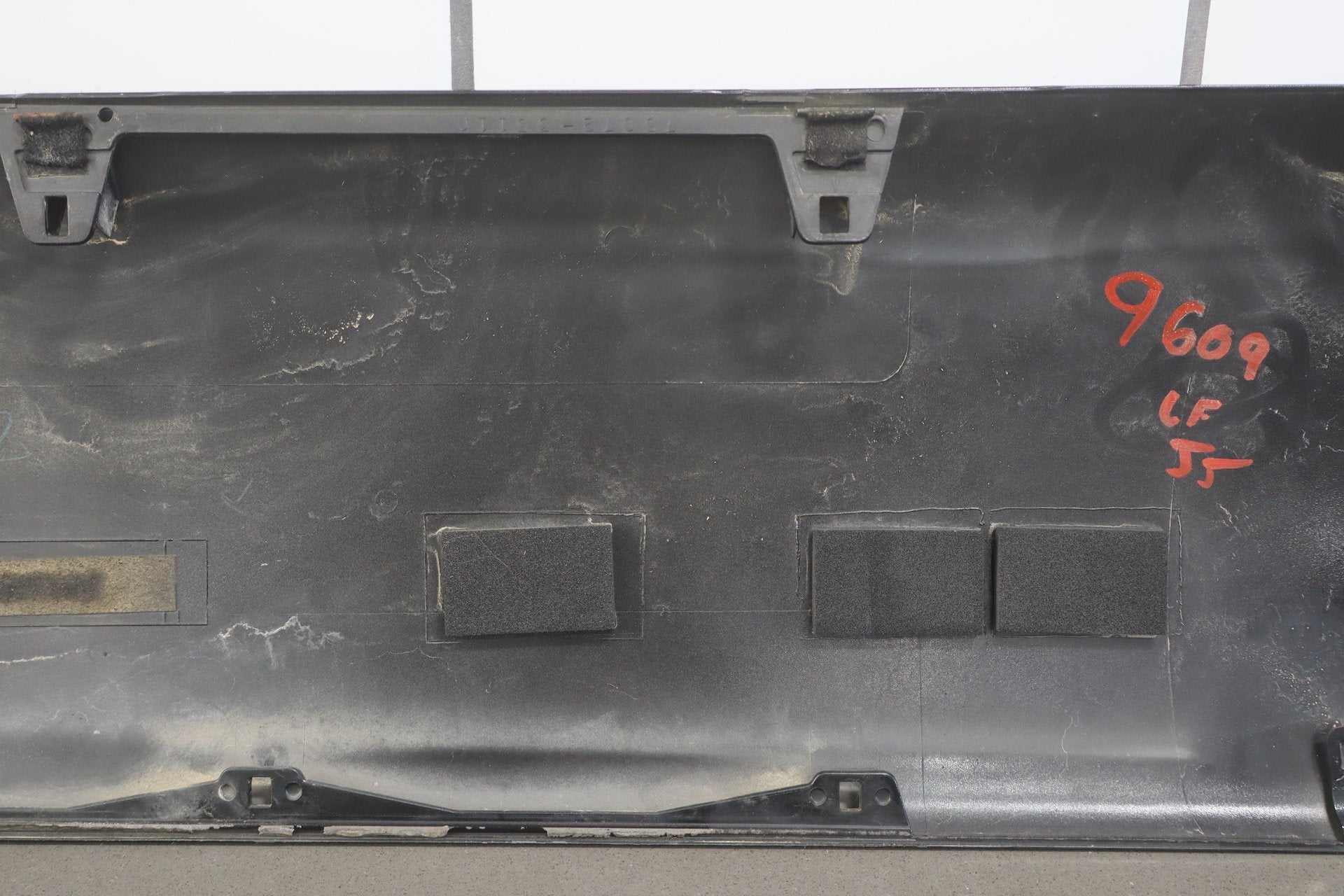 2004-2009 Toyota 4Runner SR5 Left Front Door Molding Black 202