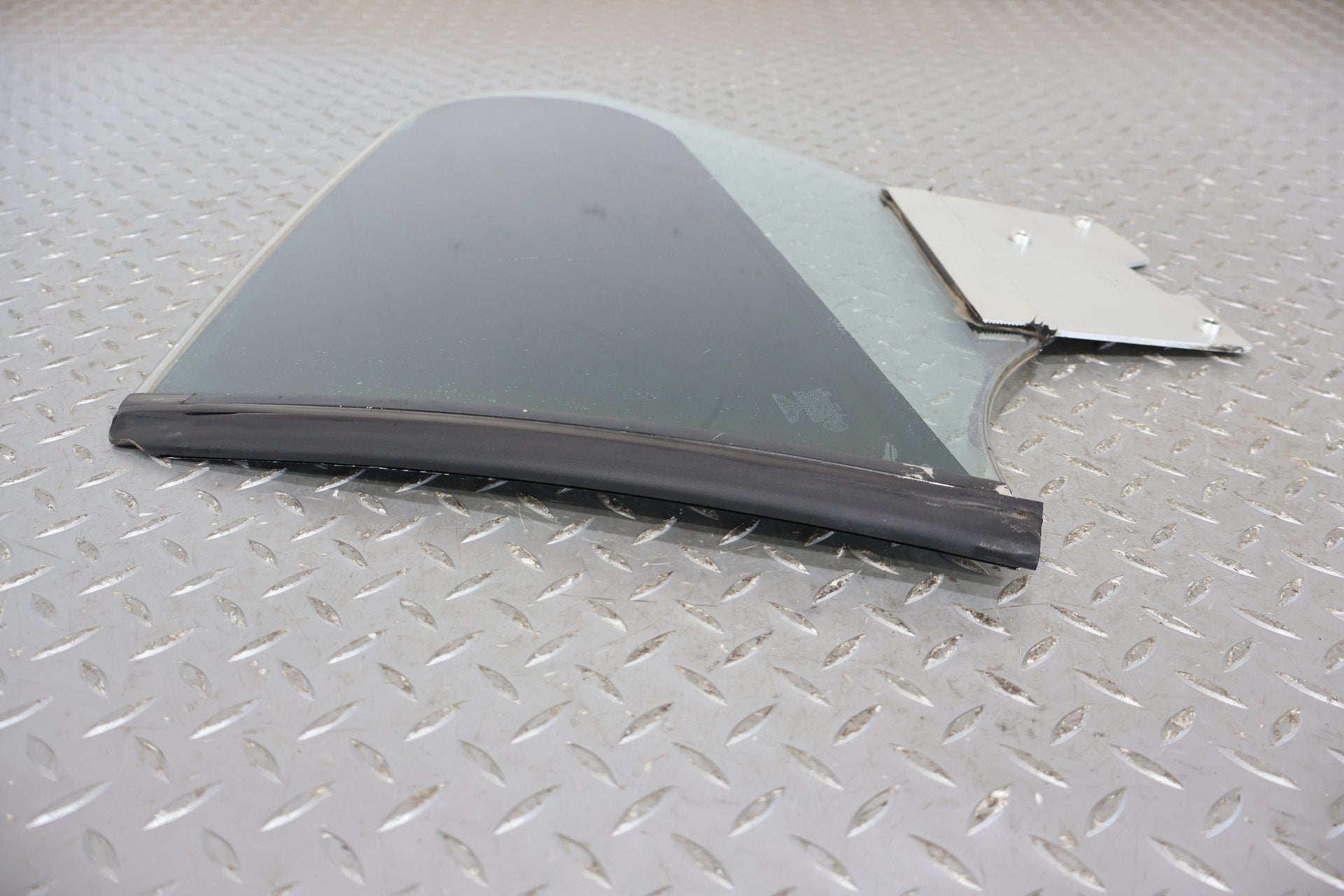 2004 BENTLY- Left Quarter Window