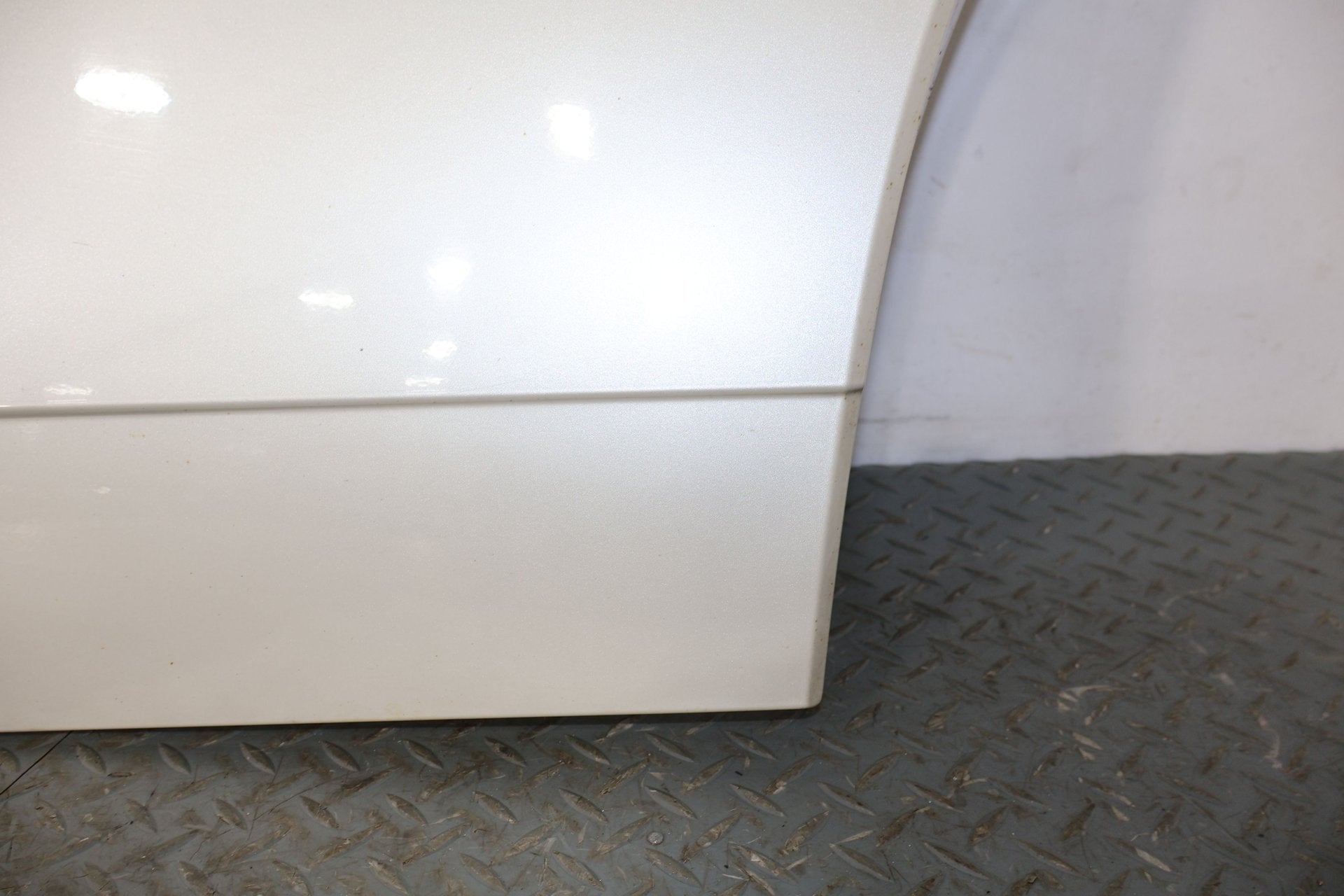 2004 Cadillac Escalade- REAR DOOR MOULDING