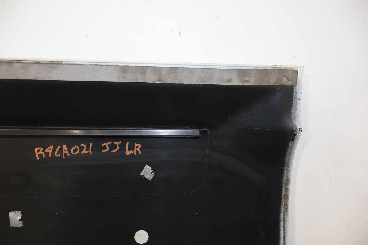 2004 Cadillac Escalade- REAR DOOR MOULDING