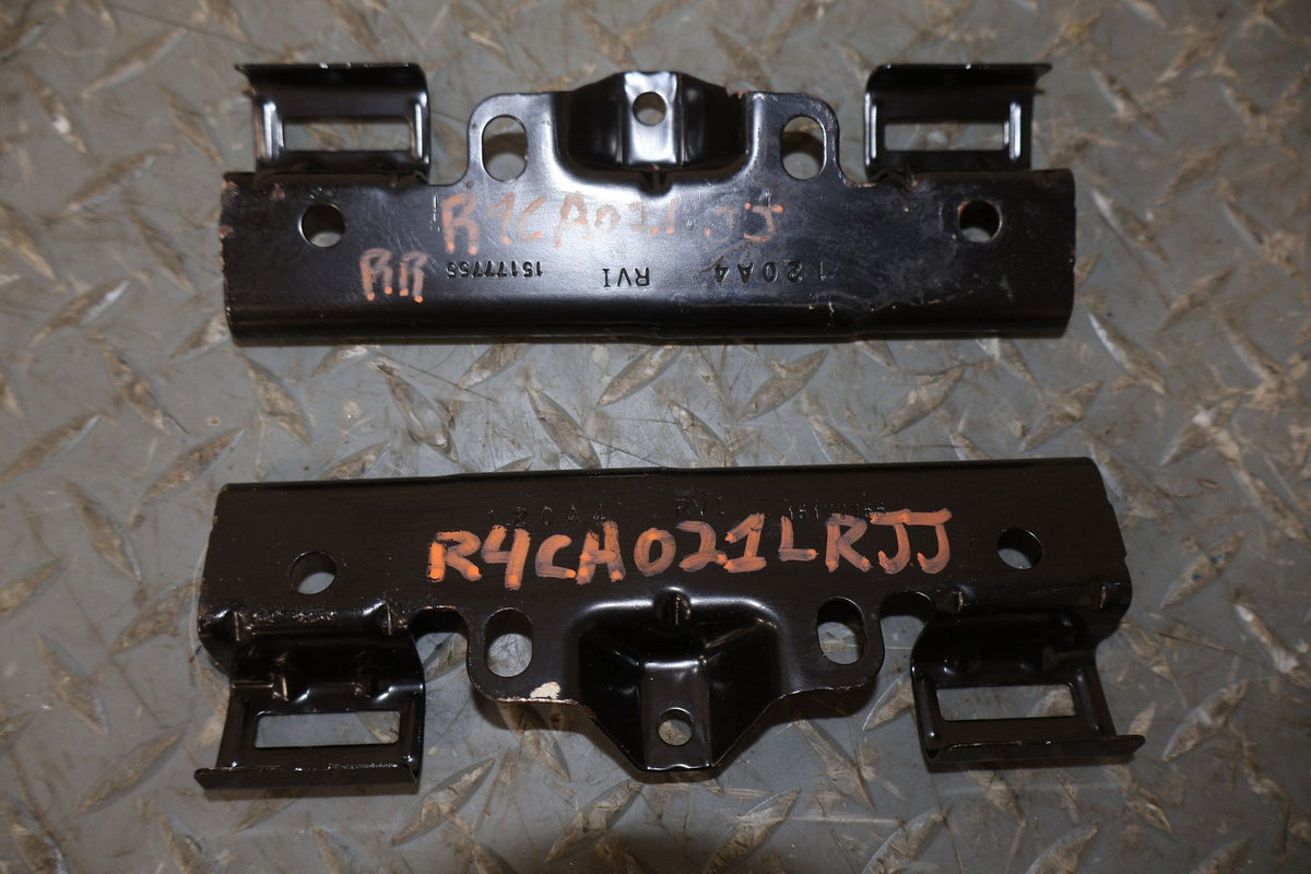 2004 Cadillac Escalade- Set x4- Sill Plates