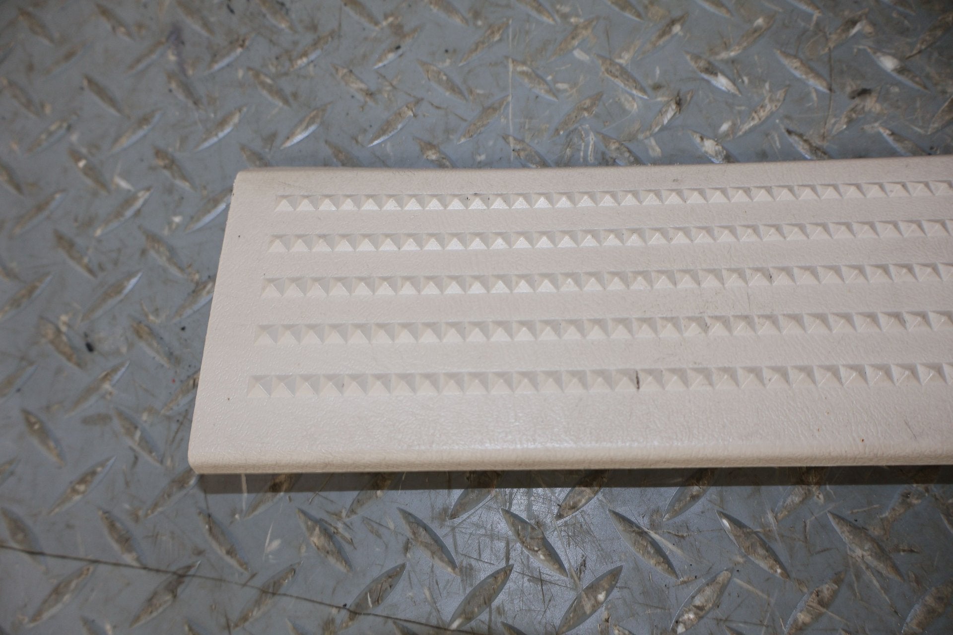 2004 Cadillac Escalade- Sill Plates