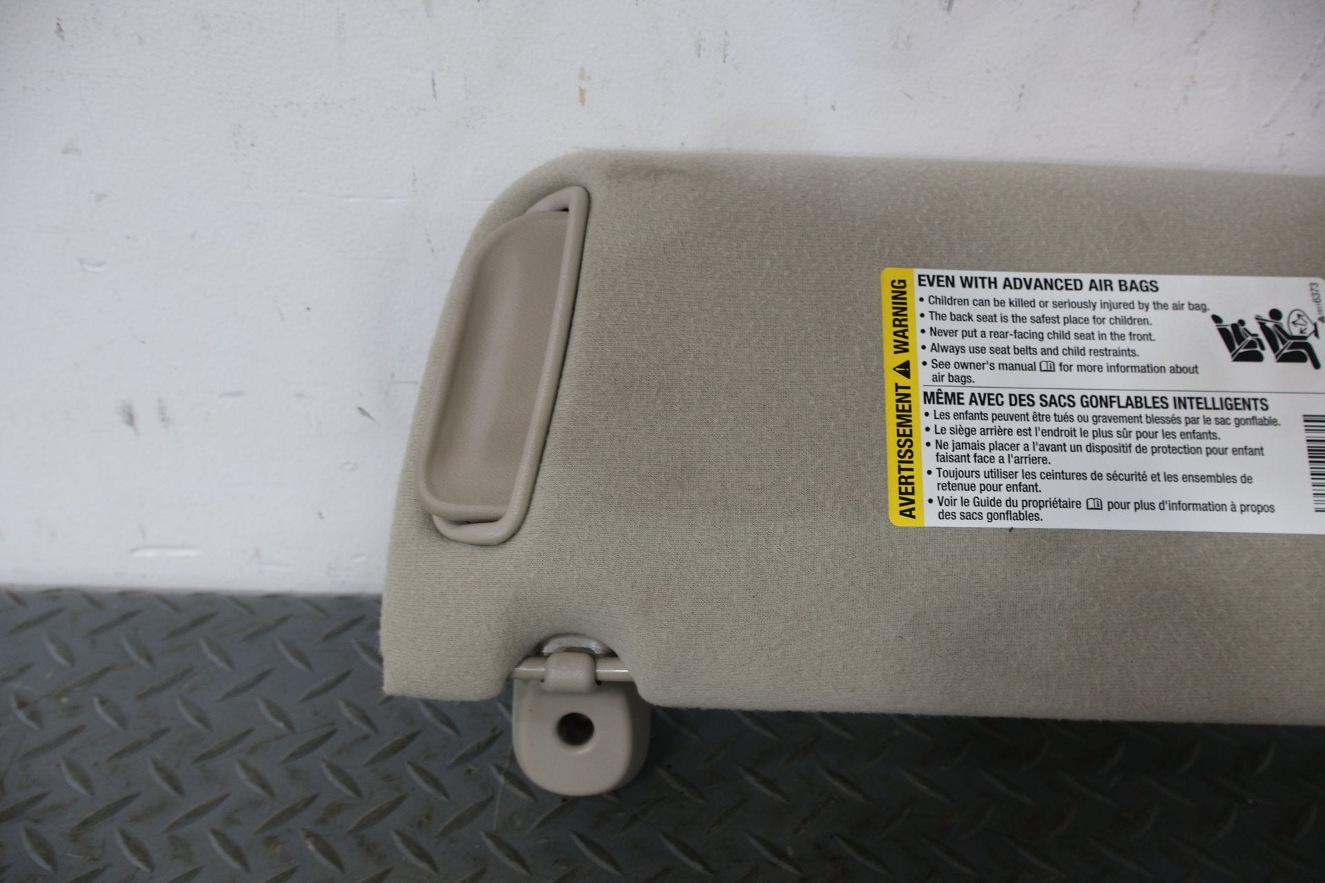 2004 Cadillac Escalade- Sun Visor