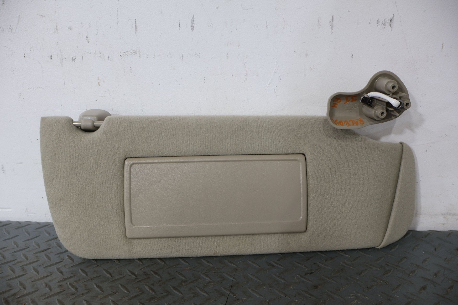 2004 Cadillac Escalade- Sun Visor