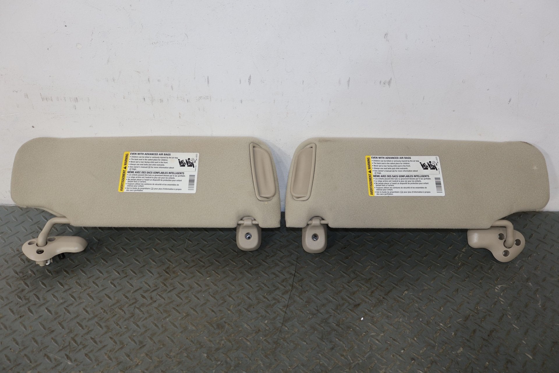 2004 Cadillac Escalade- Sun Visor