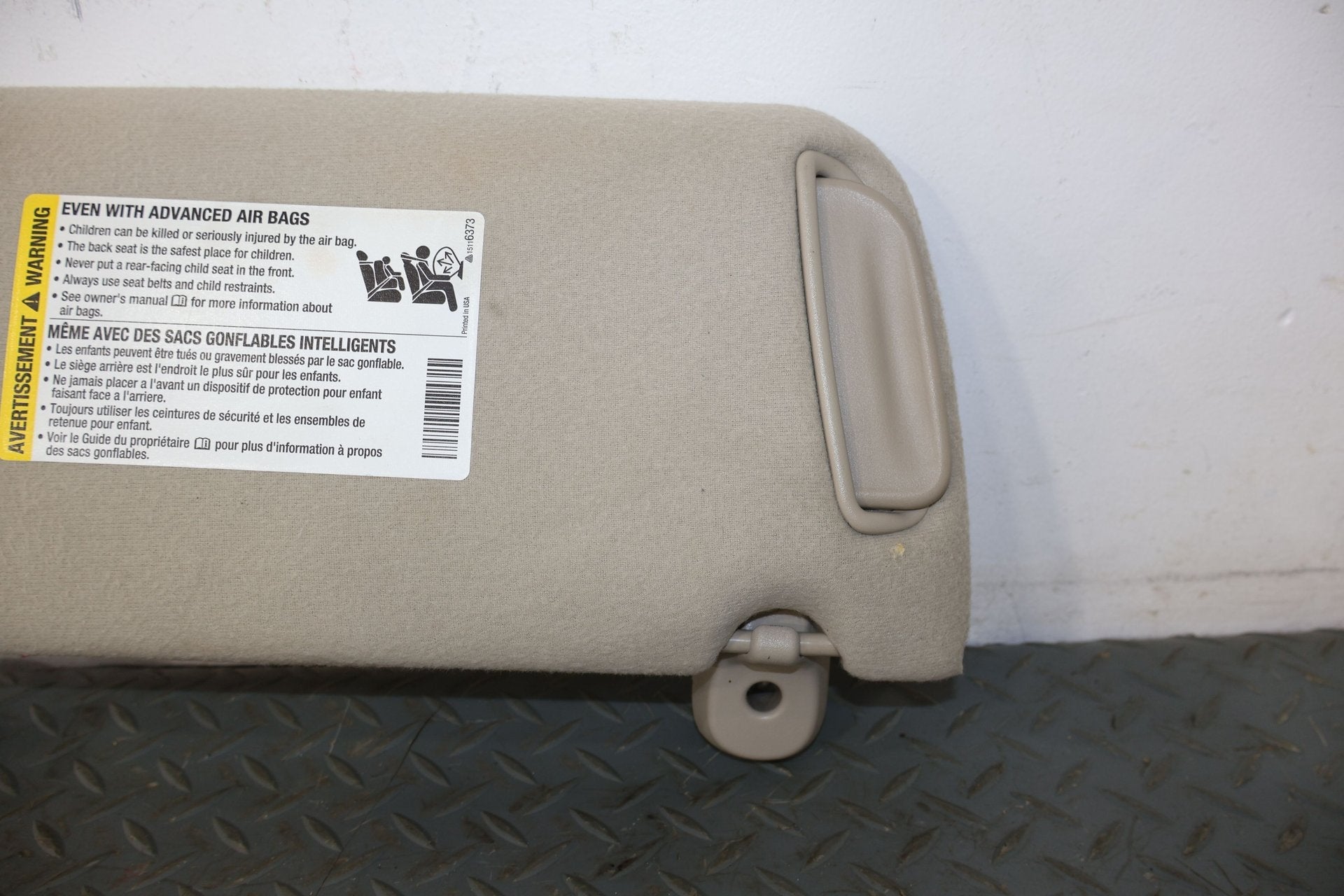 2004 Cadillac Escalade- Sun Visor