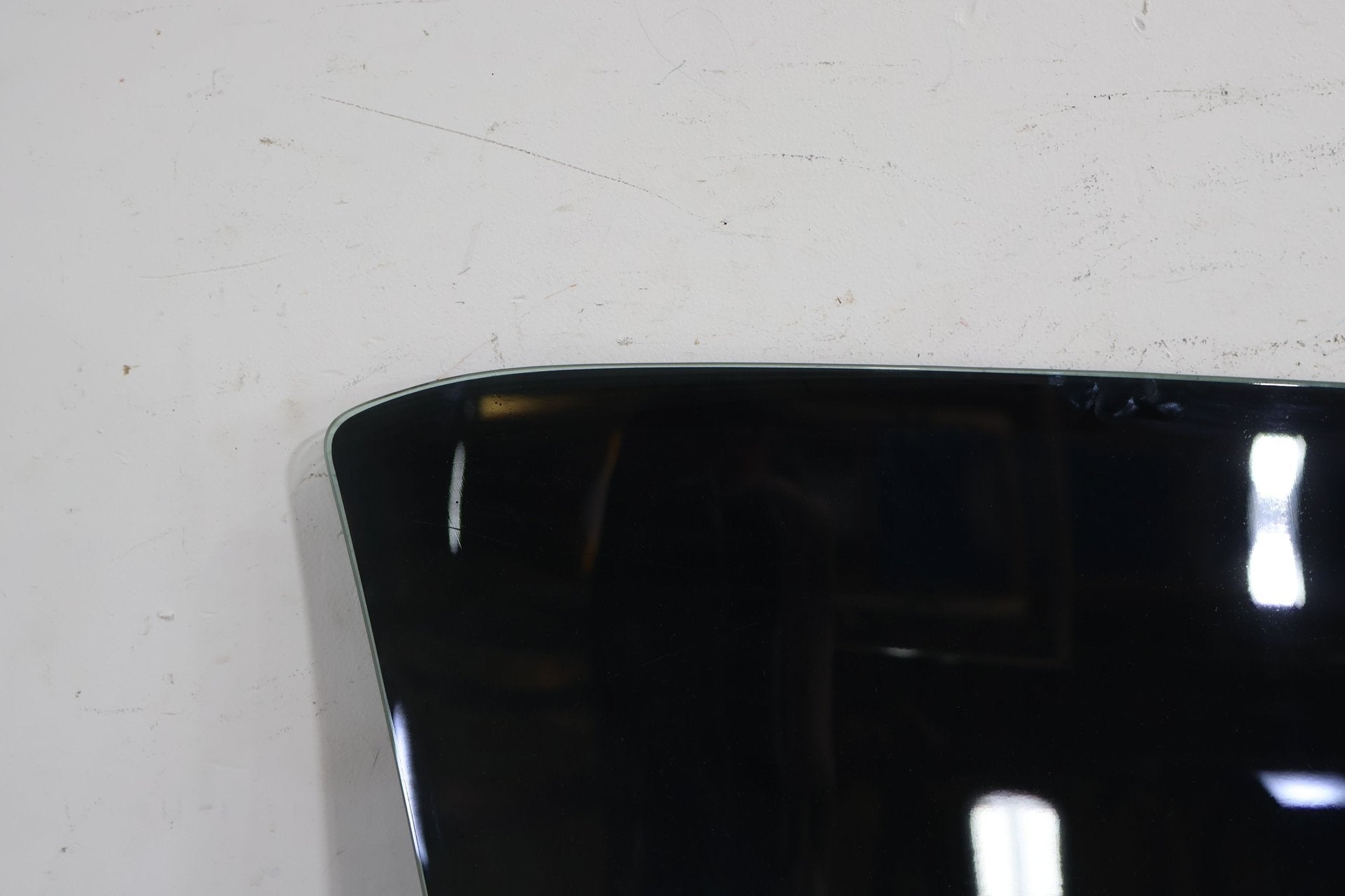 2004 Cadillac XLR- FRONT DOOR GLASS/WINDOW