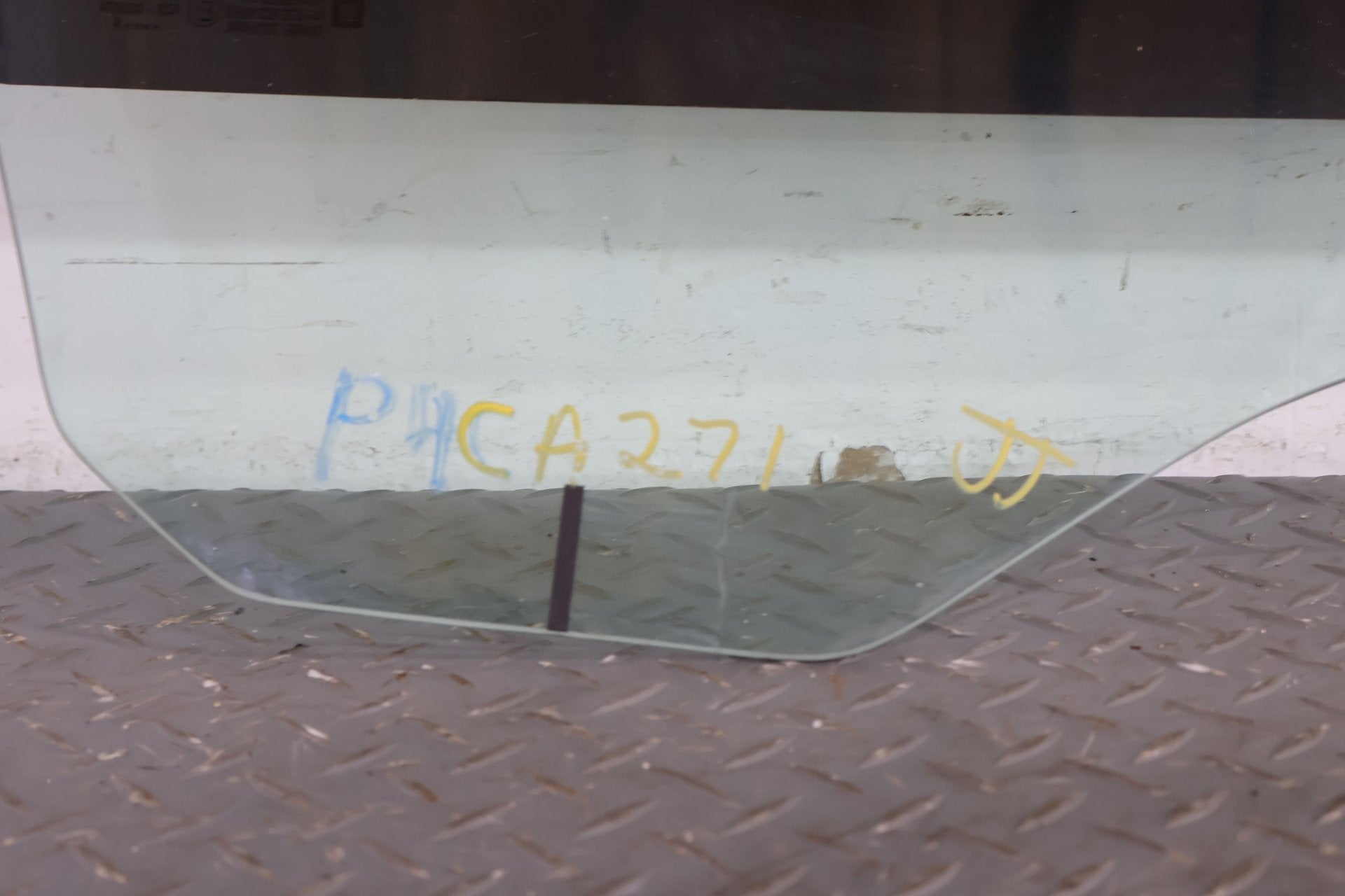 2004 Cadillac XLR- FRONT DOOR GLASS/WINDOW