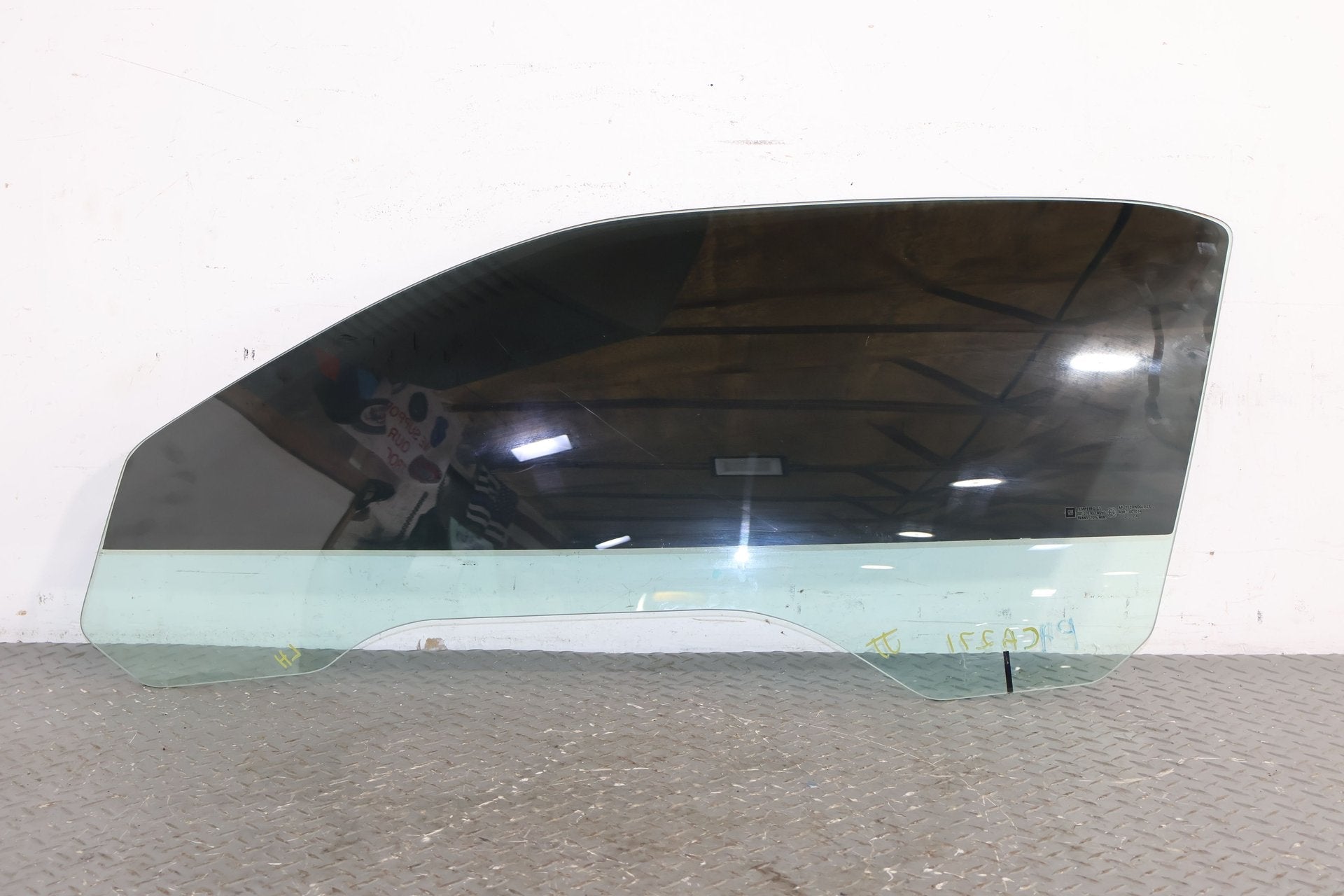 2004 Cadillac XLR- FRONT DOOR GLASS/WINDOW