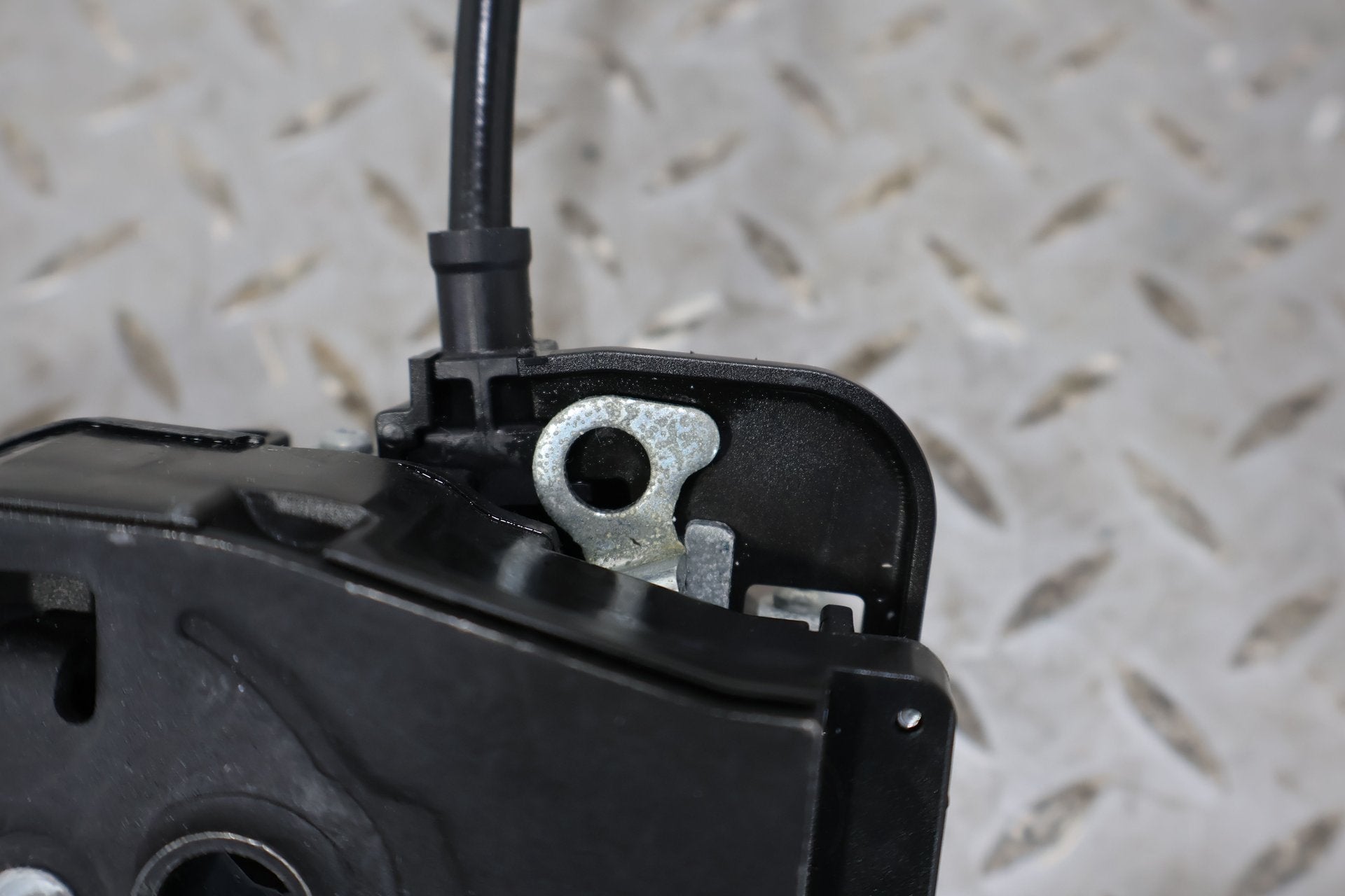 2004 Cadillac XLR- Right Front Door Latch