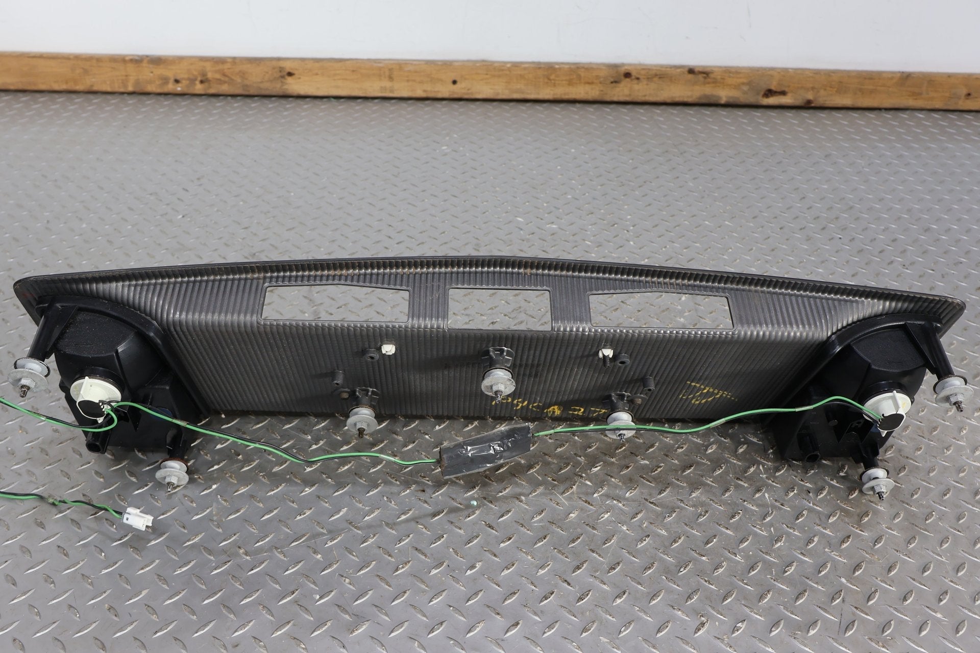 2004 Cadillac XLR- Tail Finish Panel