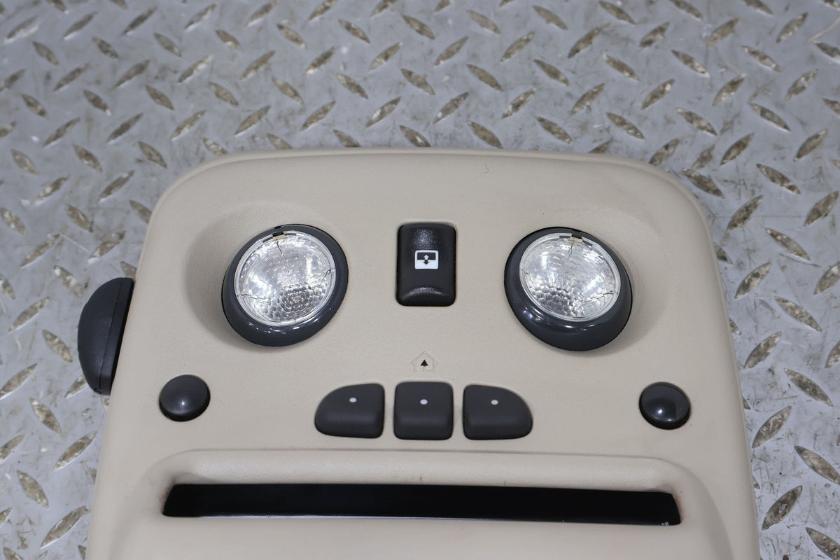 2004 Chevrolet Avalanche- Front Console