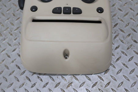 2004 Chevrolet Avalanche- Front Console
