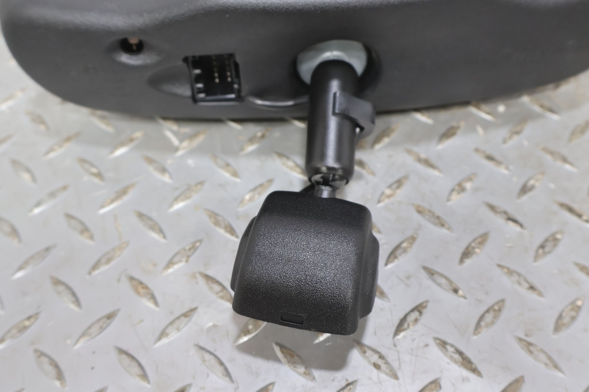 2004 Chevrolet Avalanche- Rear View Mirror