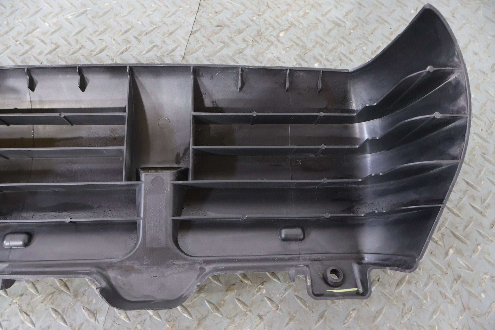2004 Chevrolet Corvette- Air Cleaner/Box