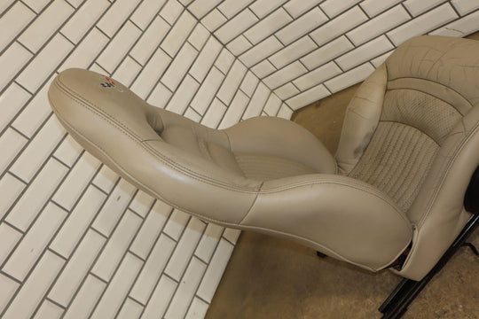 2004 Chevrolet Corvette Single (1) Passenger Right Front Seat Leather *Shale 152