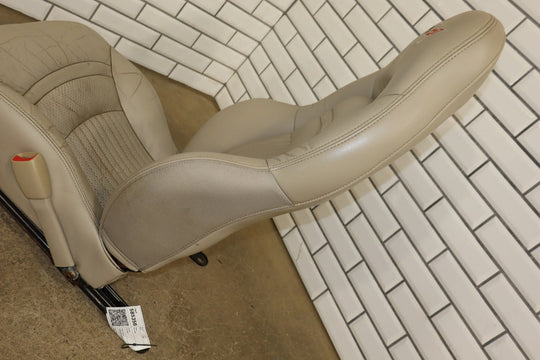 2004 Chevrolet Corvette Single (1) Passenger Right Front Seat Leather *Shale 152