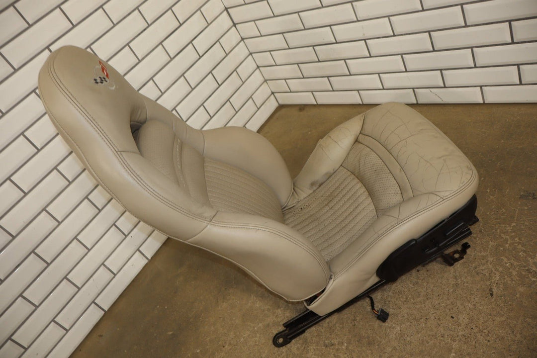 2004 Chevrolet Corvette Single (1) Passenger Right Front Seat Leather *Shale 152