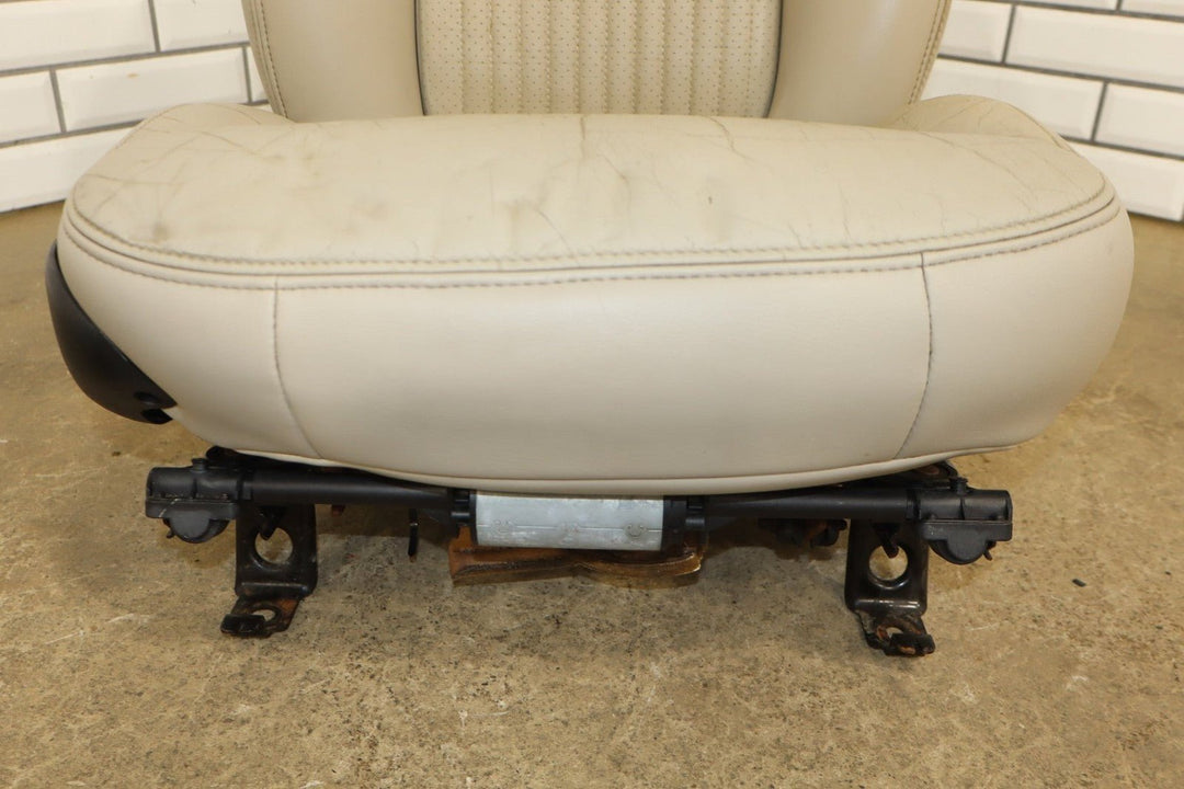 2004 Chevrolet Corvette Single (1) Passenger Right Front Seat Leather *Shale 152