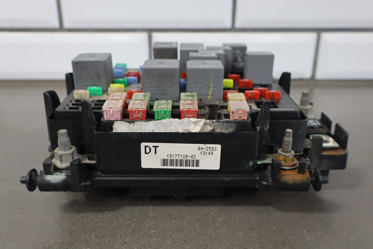 2004 Chevrolet Silverado 2500 GMT800 6.6L Diesel Engine Fuse Box 15811689