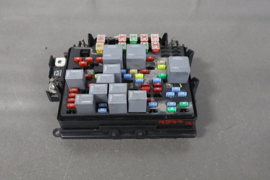 2004 Chevrolet Silverado 2500 GMT800 6.6L Diesel Engine Fuse Box 15811689