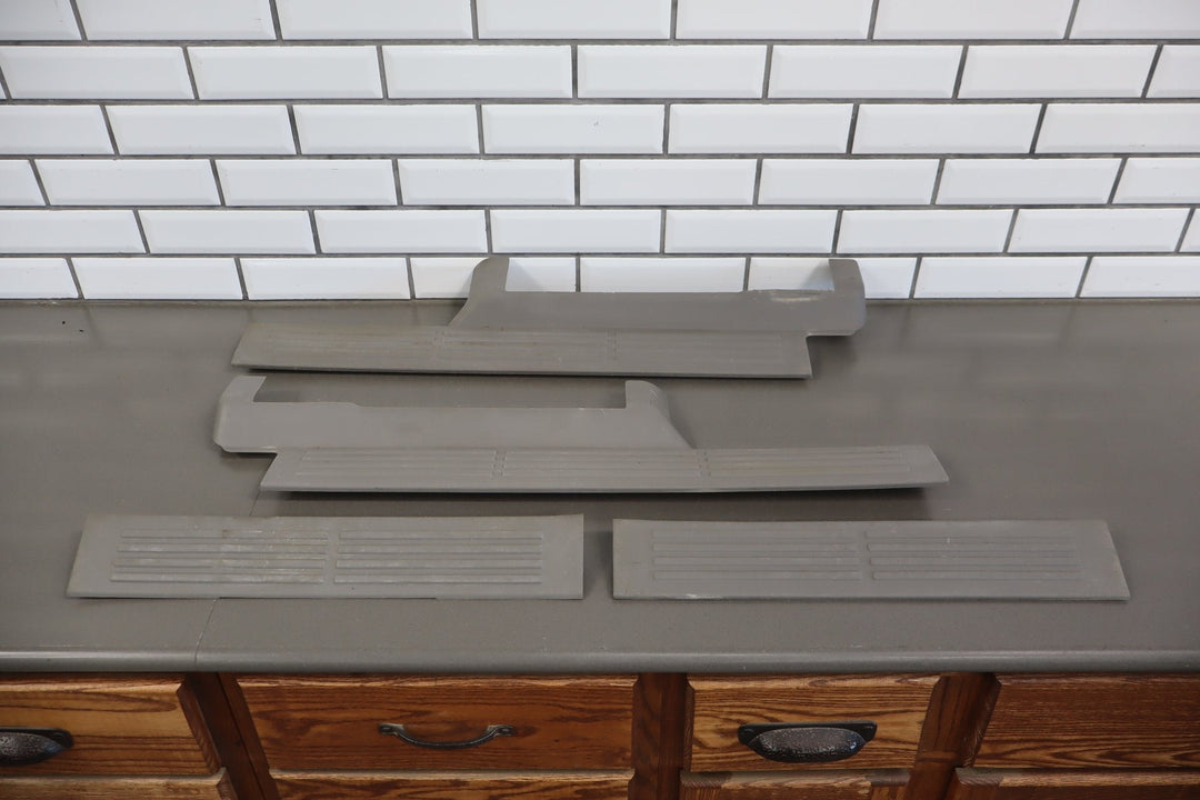 2004 Chevrolet Silverado 2500 Pickup Set x4 - Sill Plates Medium Gray (922)