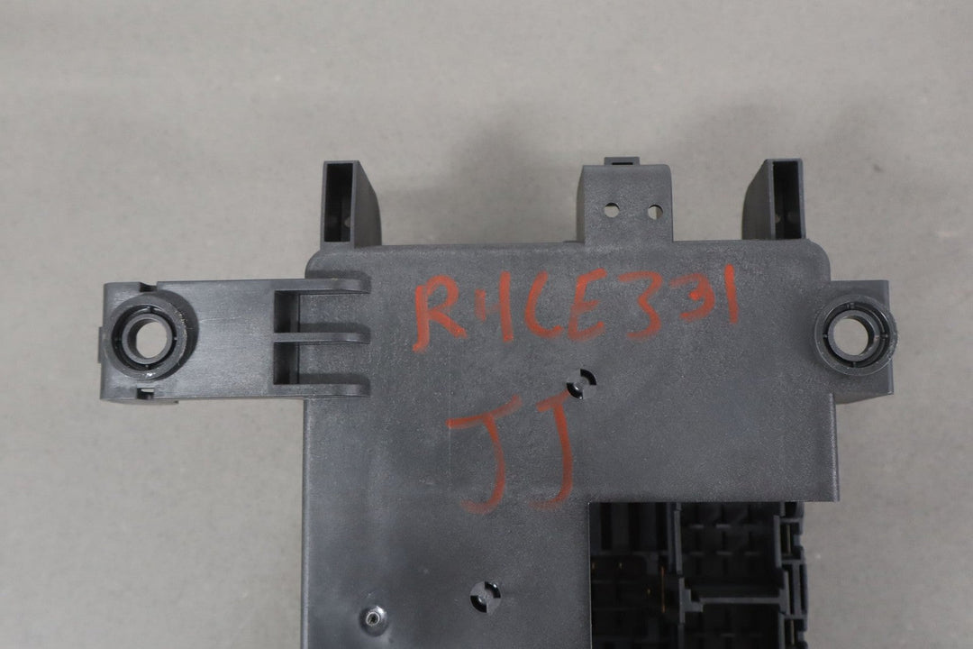 2004 Chevrolet SSR Cabin Fuse Box