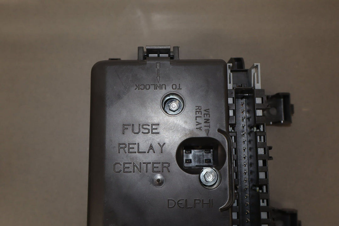 2004 Chevrolet SSR Cabin Fuse Box