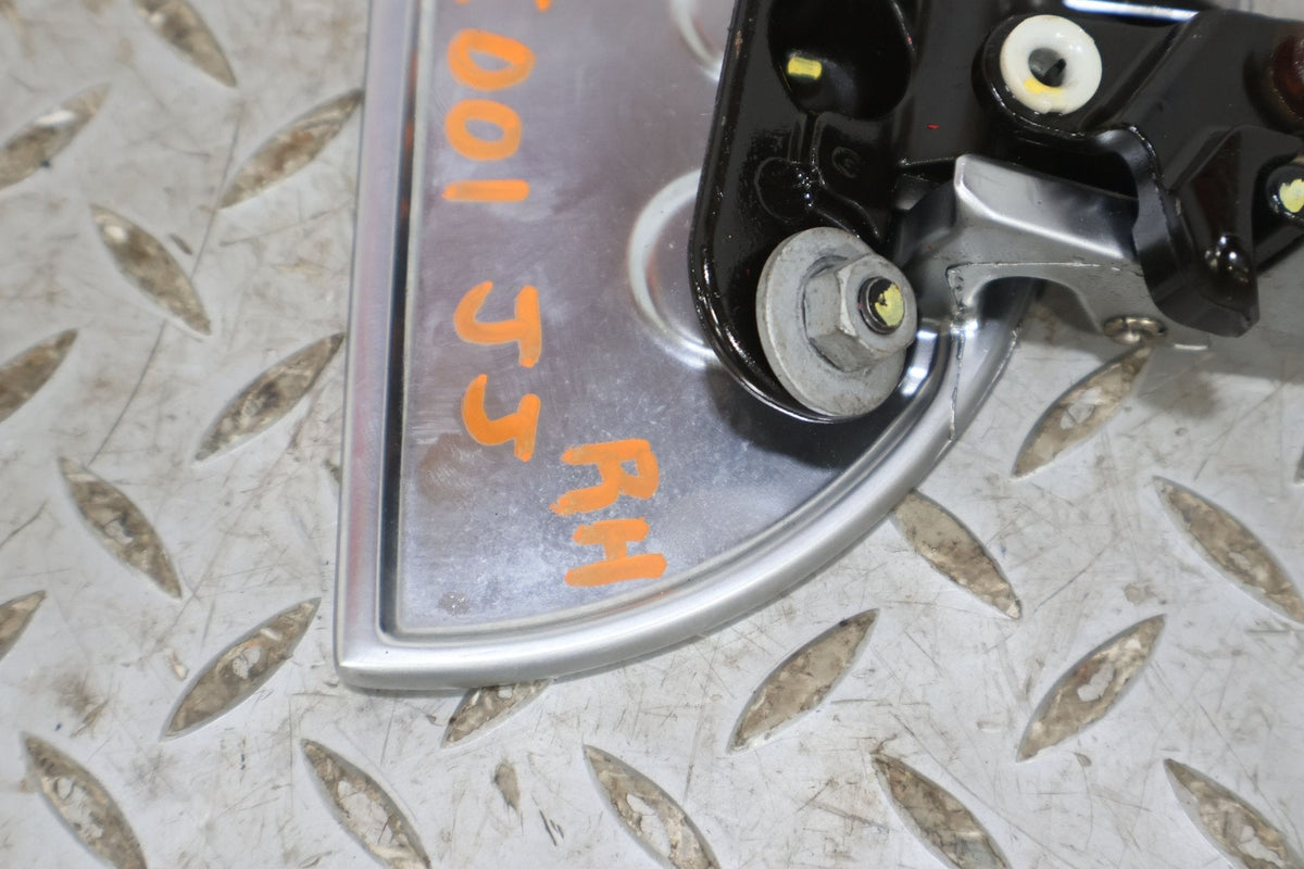 2004 Chevrolet SSR- Right Front Door Handle