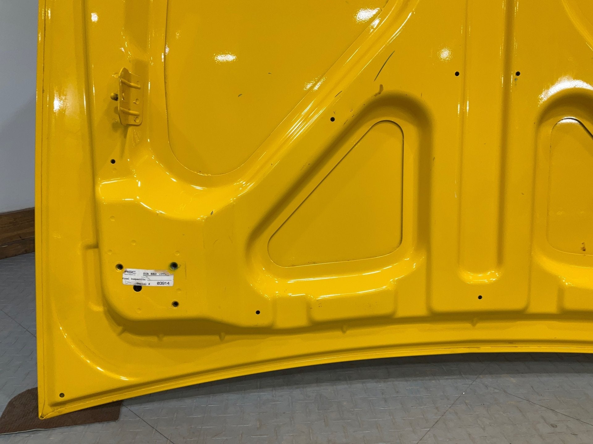 2004 Chevrolet SSR- Tonneau Cover