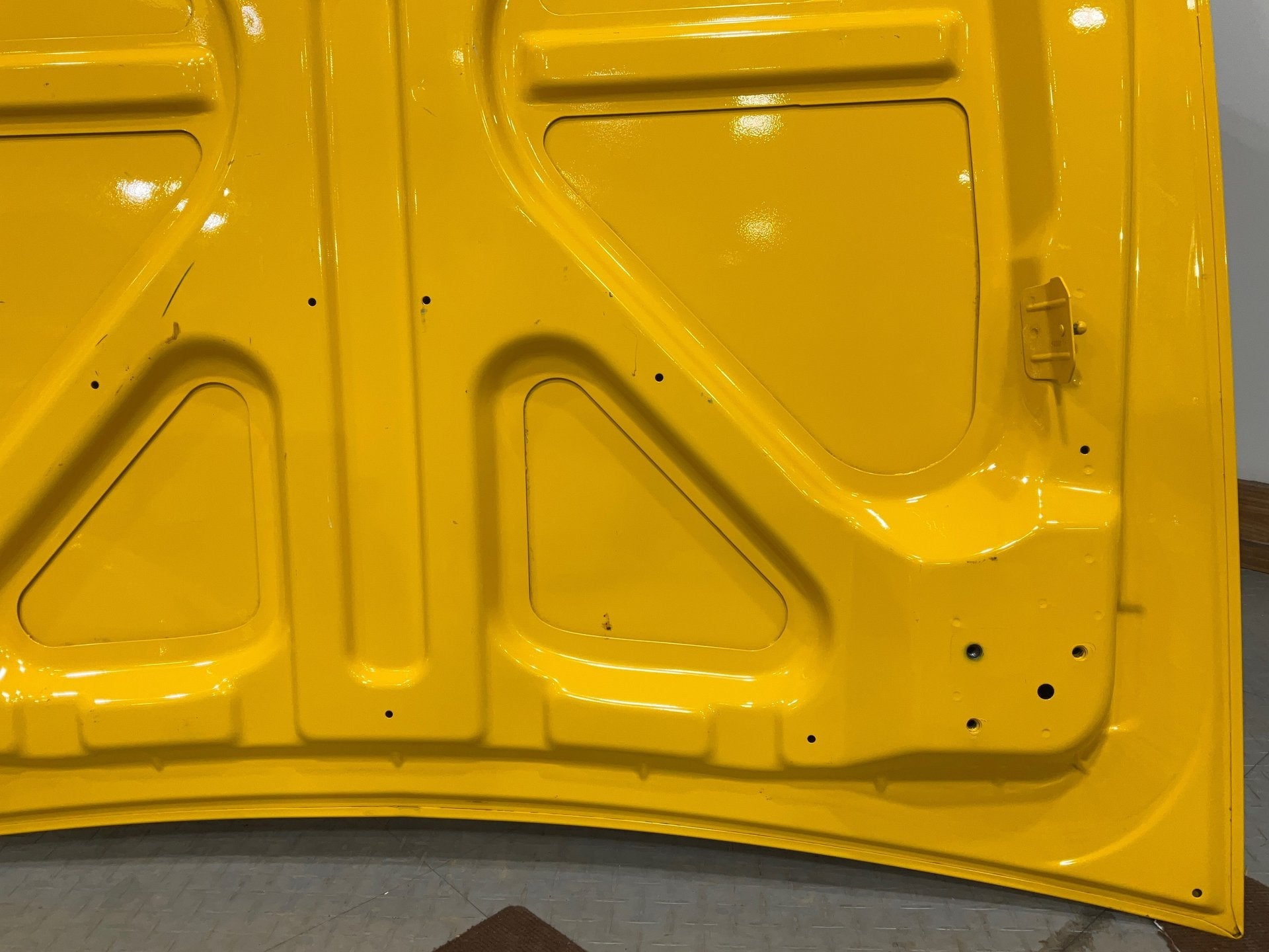 2004 Chevrolet SSR- Tonneau Cover