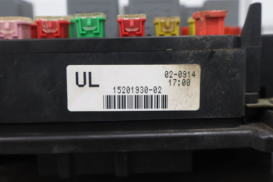 2004 Chevrolet Suburban 2500 6L Engine Fuse Box