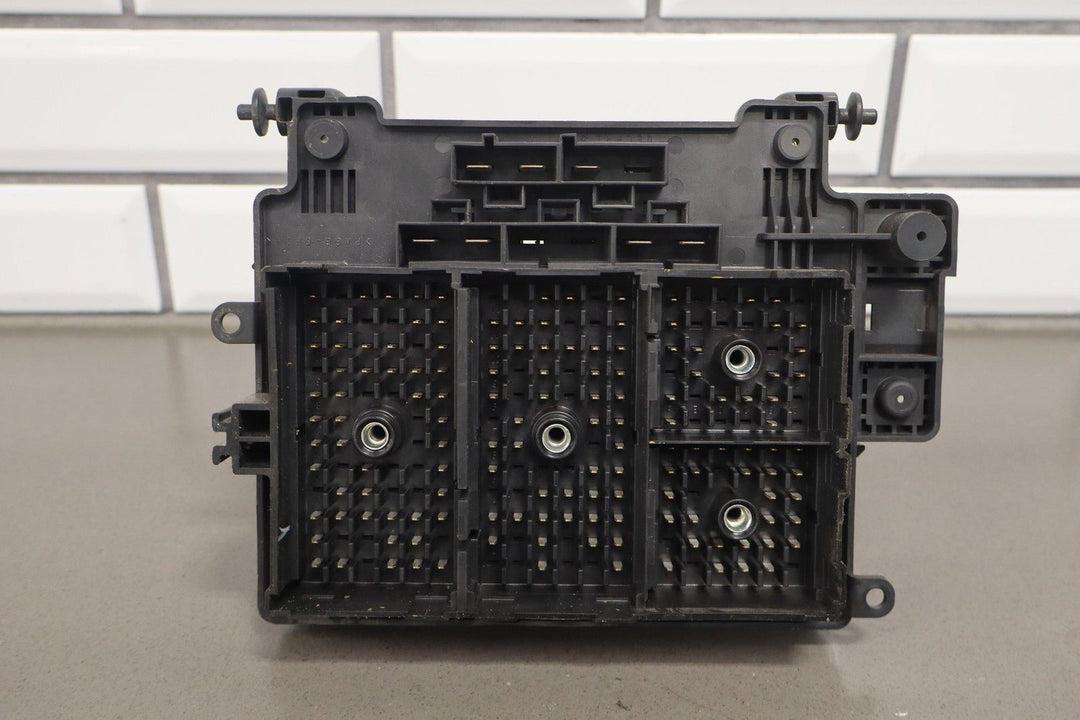 2004 Chevrolet Suburban 2500 6L Engine Fuse Box