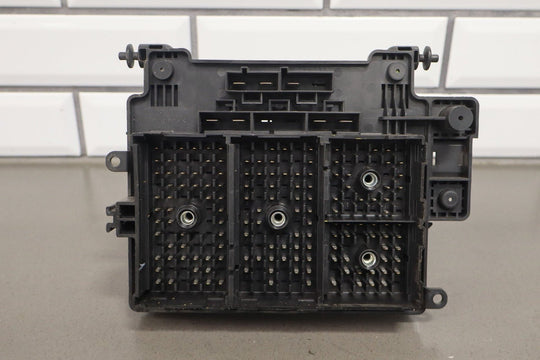 2004 Chevrolet Suburban 2500 6L Engine Fuse Box
