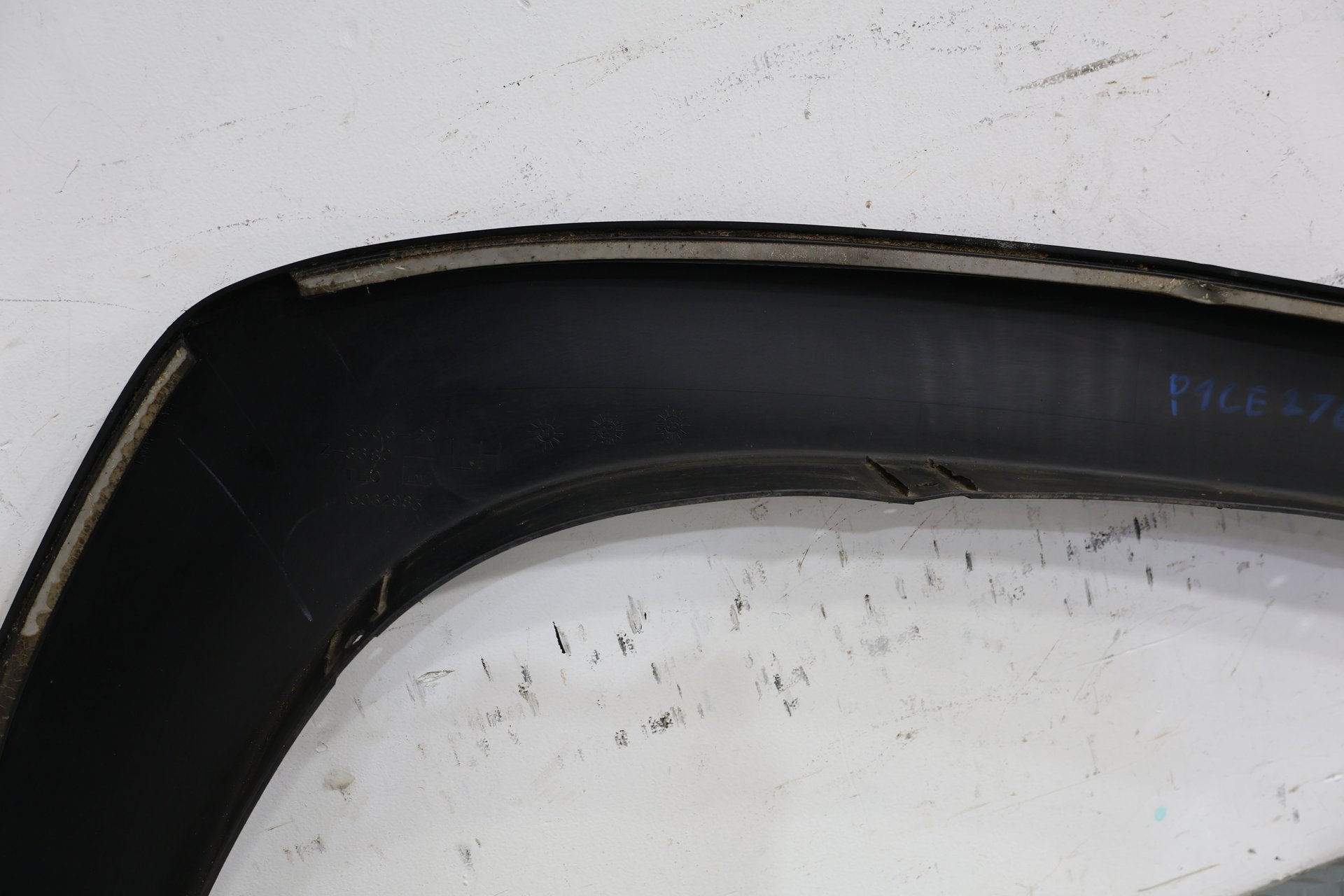 2004 Chevrolet Tahoe- Fender Flare