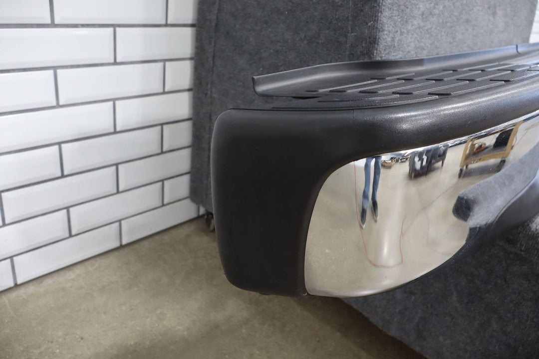 2004 Chevrolet Tahoe Rear Bumper White 50U