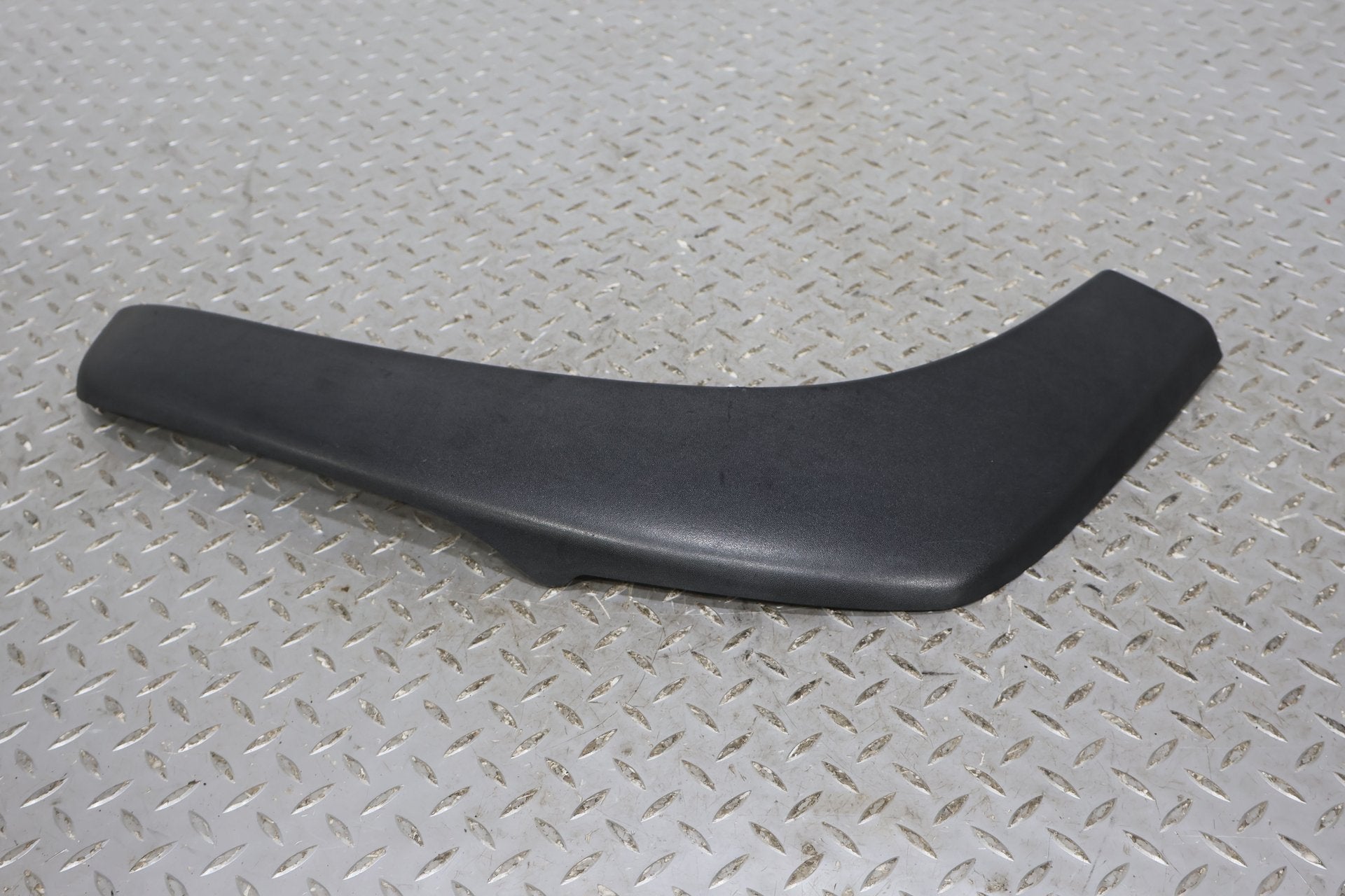 2004 Chevrolet Tahoe- Right Rear Door Molding