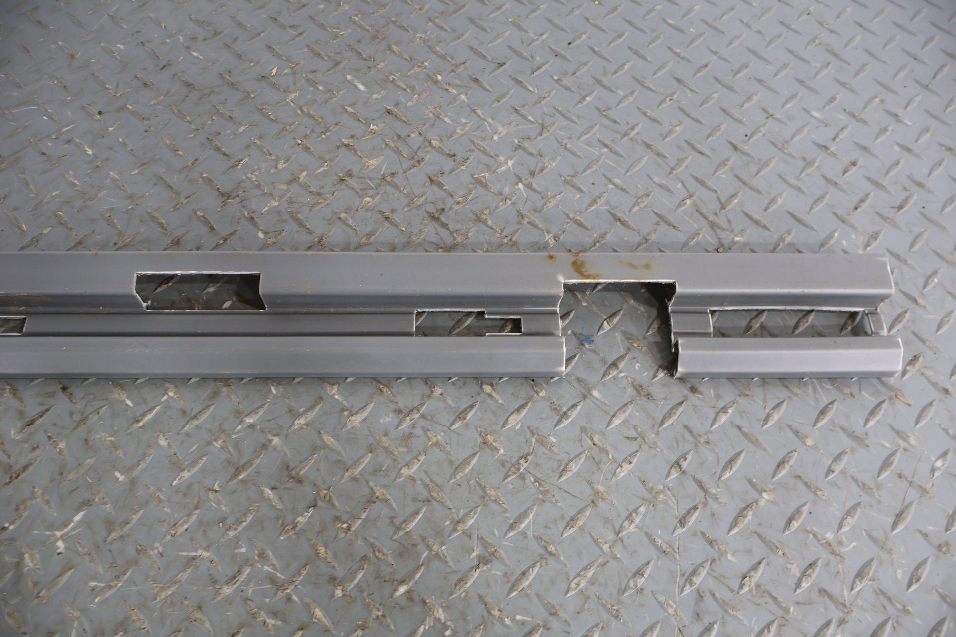 2004 Chevrolet Tahoe- Set x4- Sill Plates