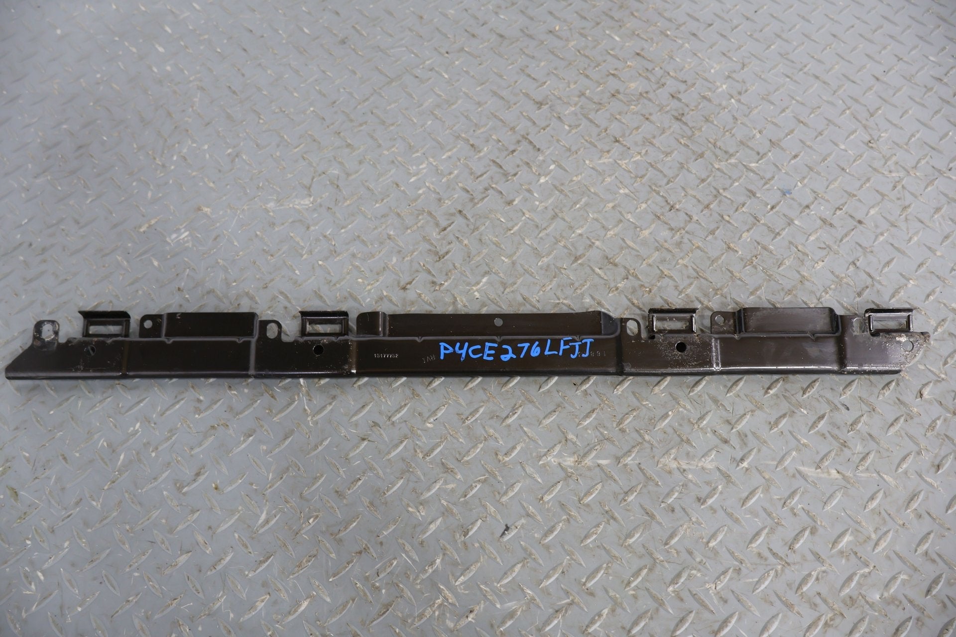 2004 Chevrolet Tahoe- Set x4- Sill Plates