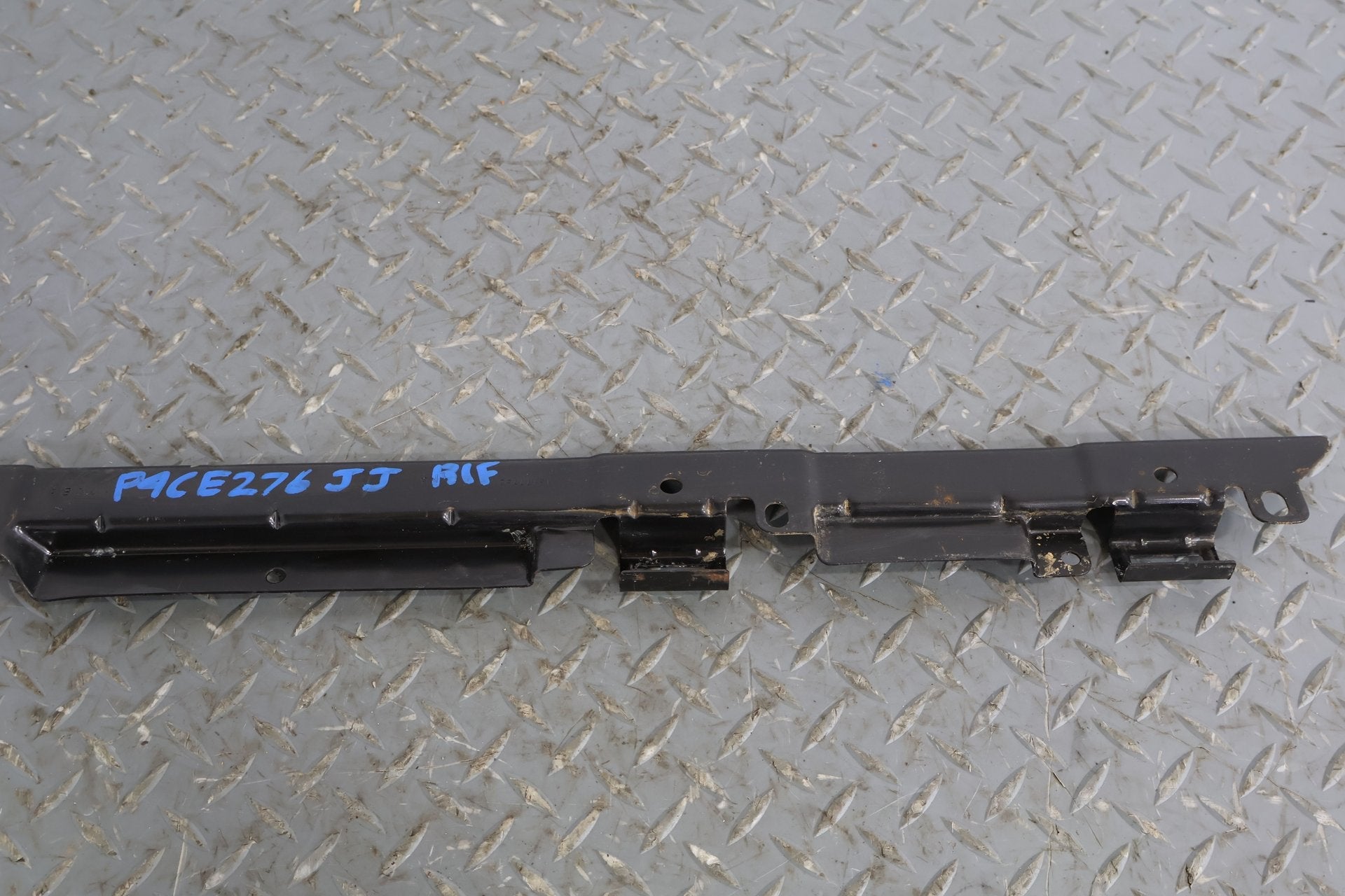 2004 Chevrolet Tahoe- Set x4- Sill Plates