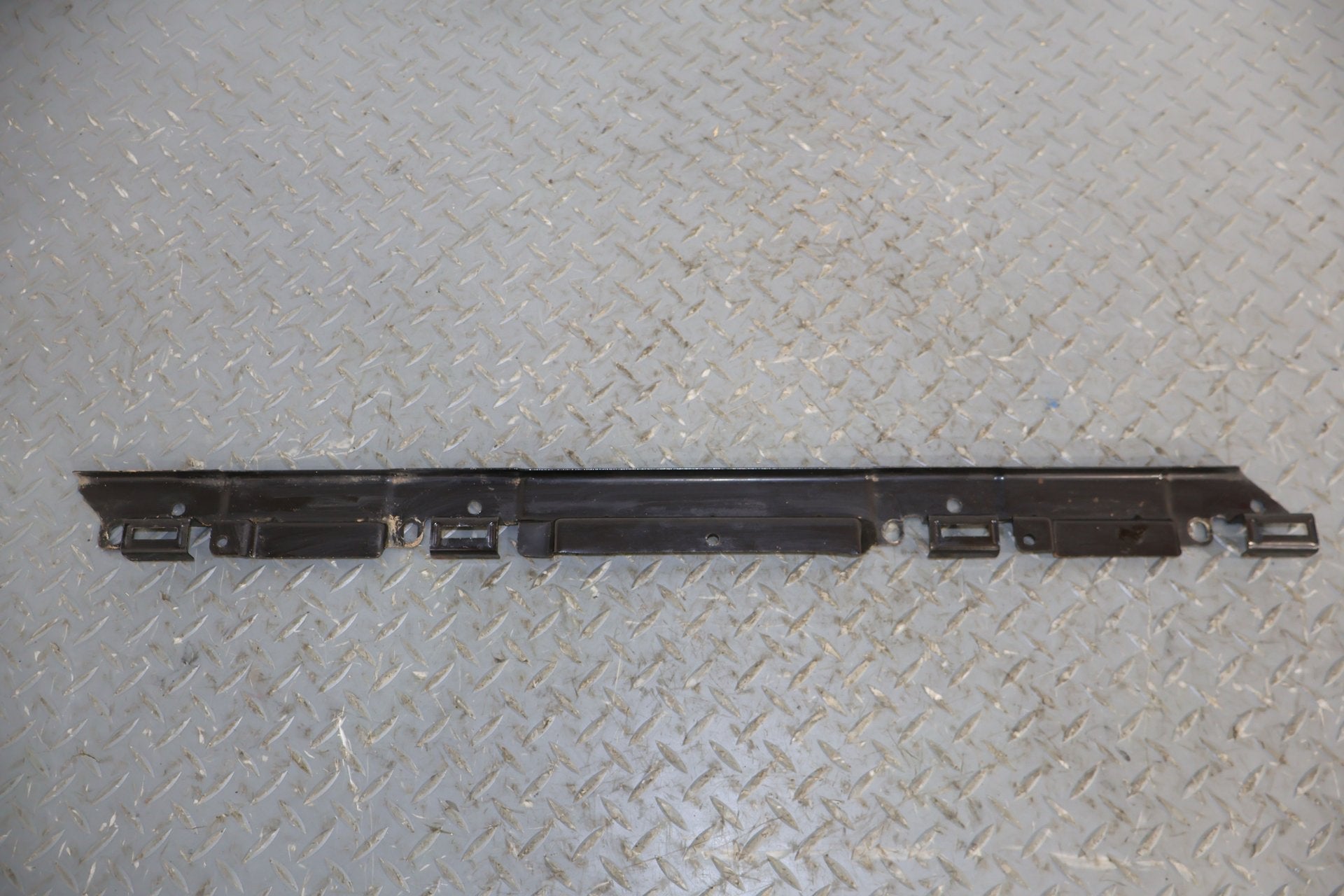 2004 Chevrolet Tahoe- Set x4- Sill Plates