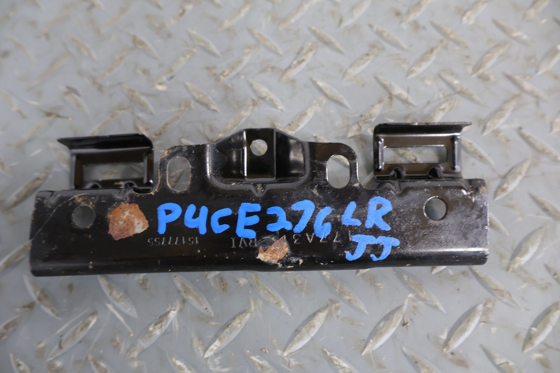 2004 Chevrolet Tahoe- Set x4- Sill Plates