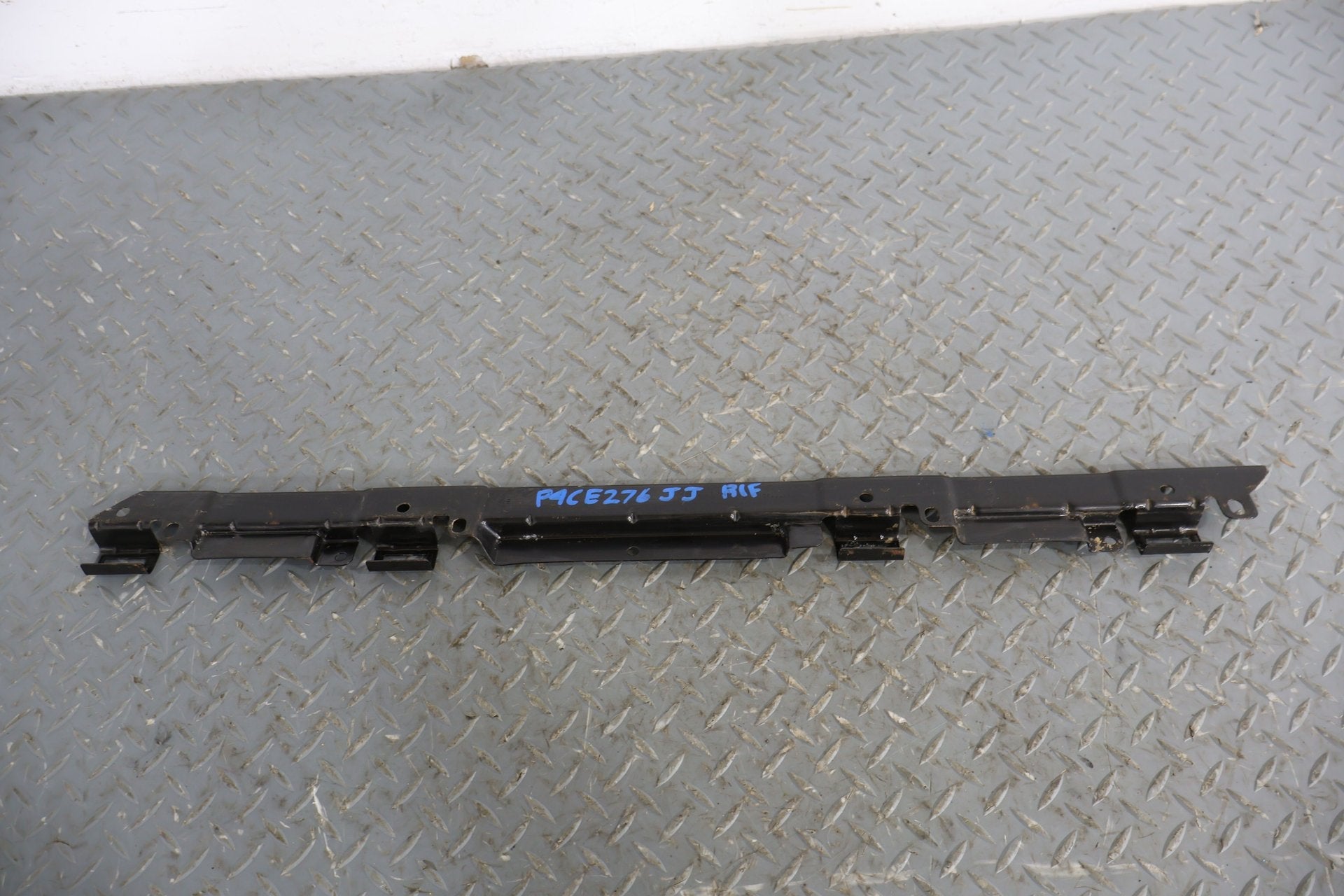 2004 Chevrolet Tahoe- Set x4- Sill Plates