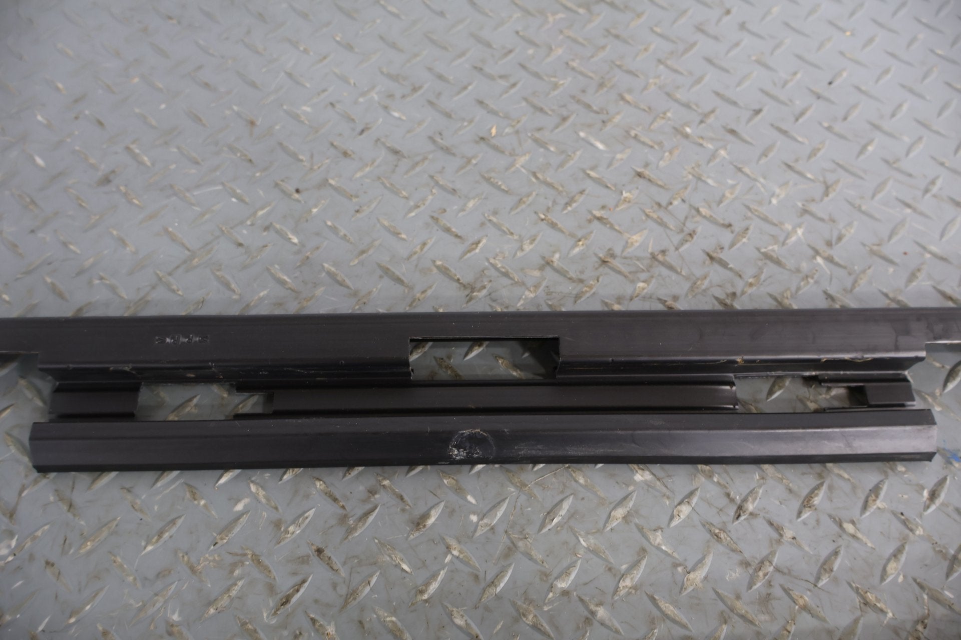 2004 Chevrolet Tahoe- Set x4- Sill Plates