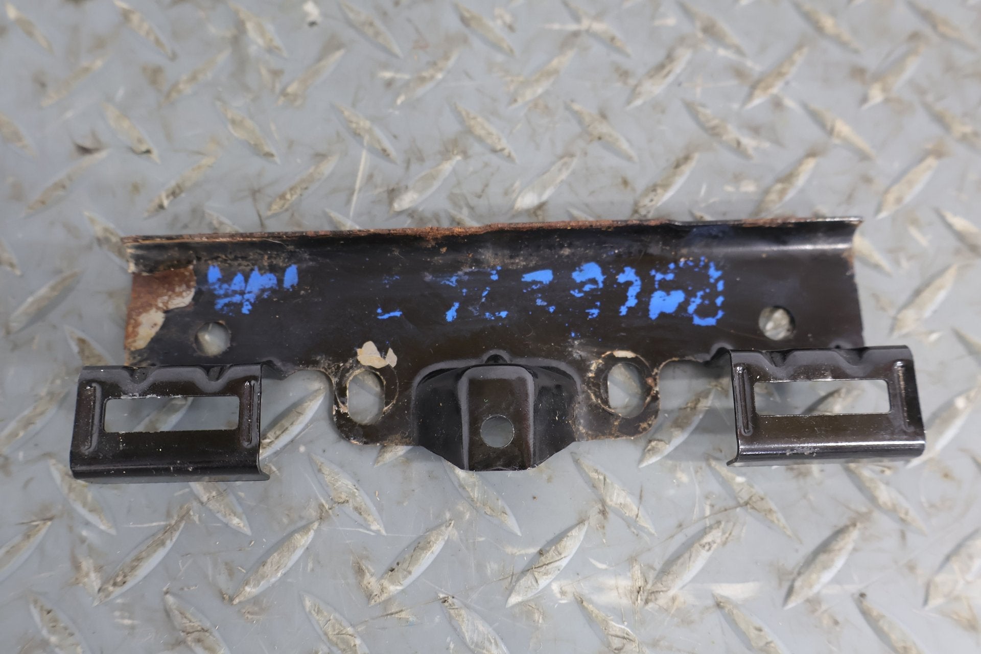 2004 Chevrolet Tahoe- Set x4- Sill Plates
