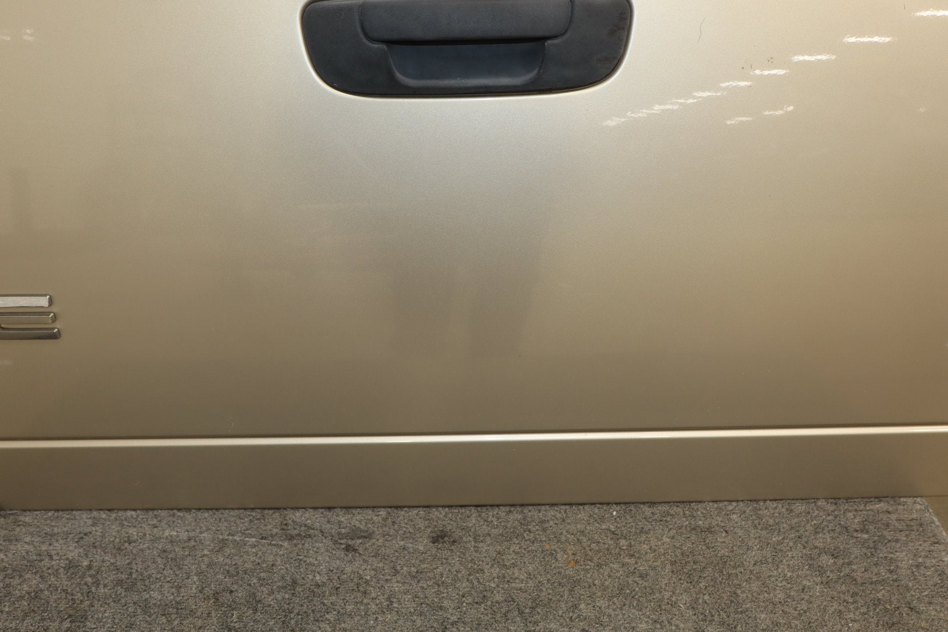 2004 Dodge Ram 1500 Decklid/Tailgate Light Almond Pearl 6F4