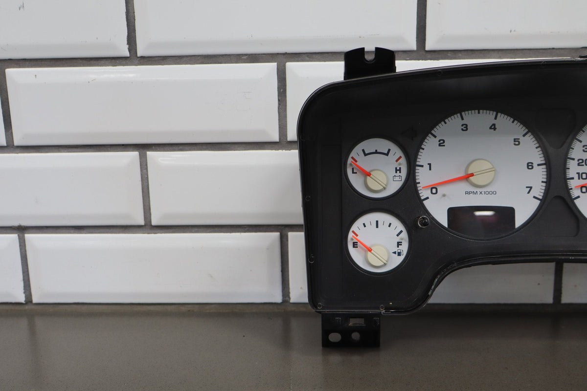 2004 Dodge Ram 1500 Speedometer Cluster 5.7L Hemi 123807 Miles